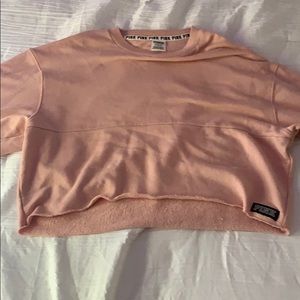 a barely worn long sleeve t